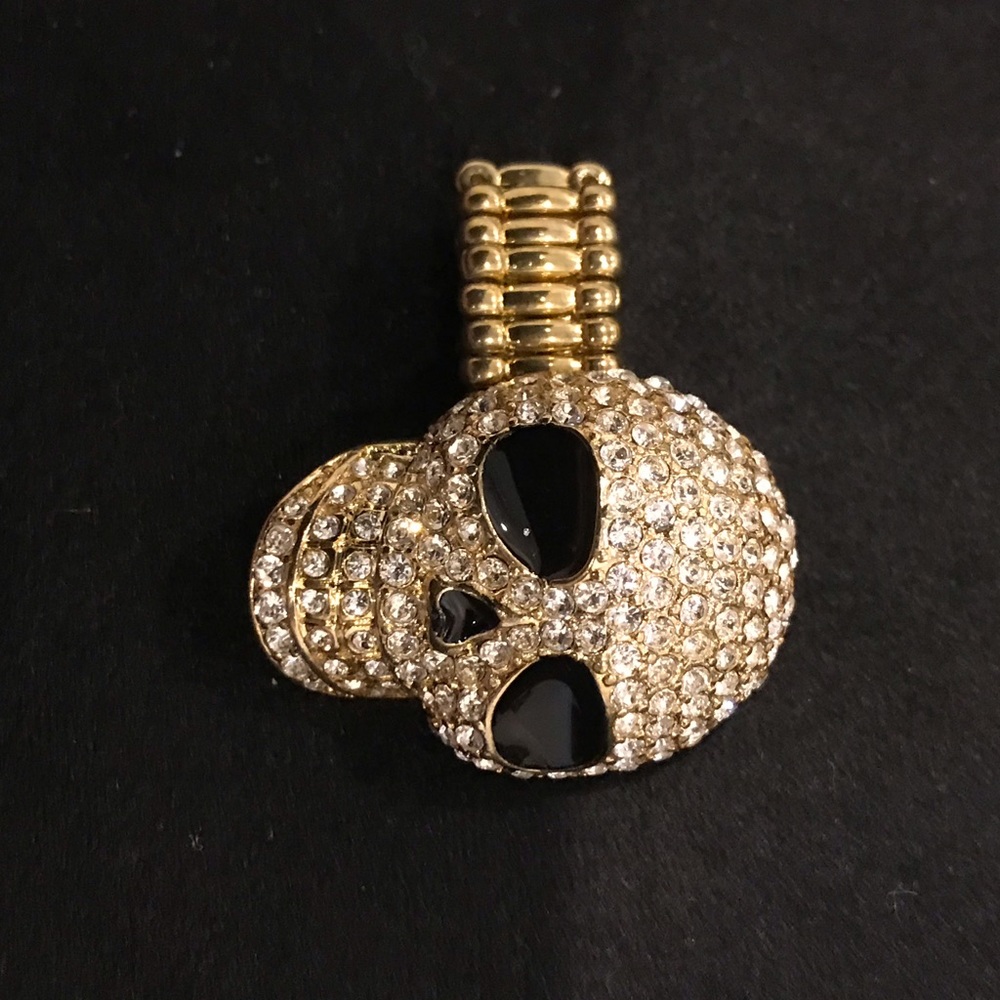 Skull ring